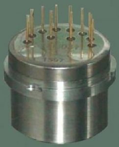 Small Size and High Temperature Quartz Accelerometer